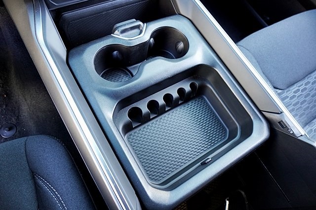 New 2025 Diamond Black Crystal Pearl-Coat Exterior Paint RAM Big Horn/Lone Star image 37