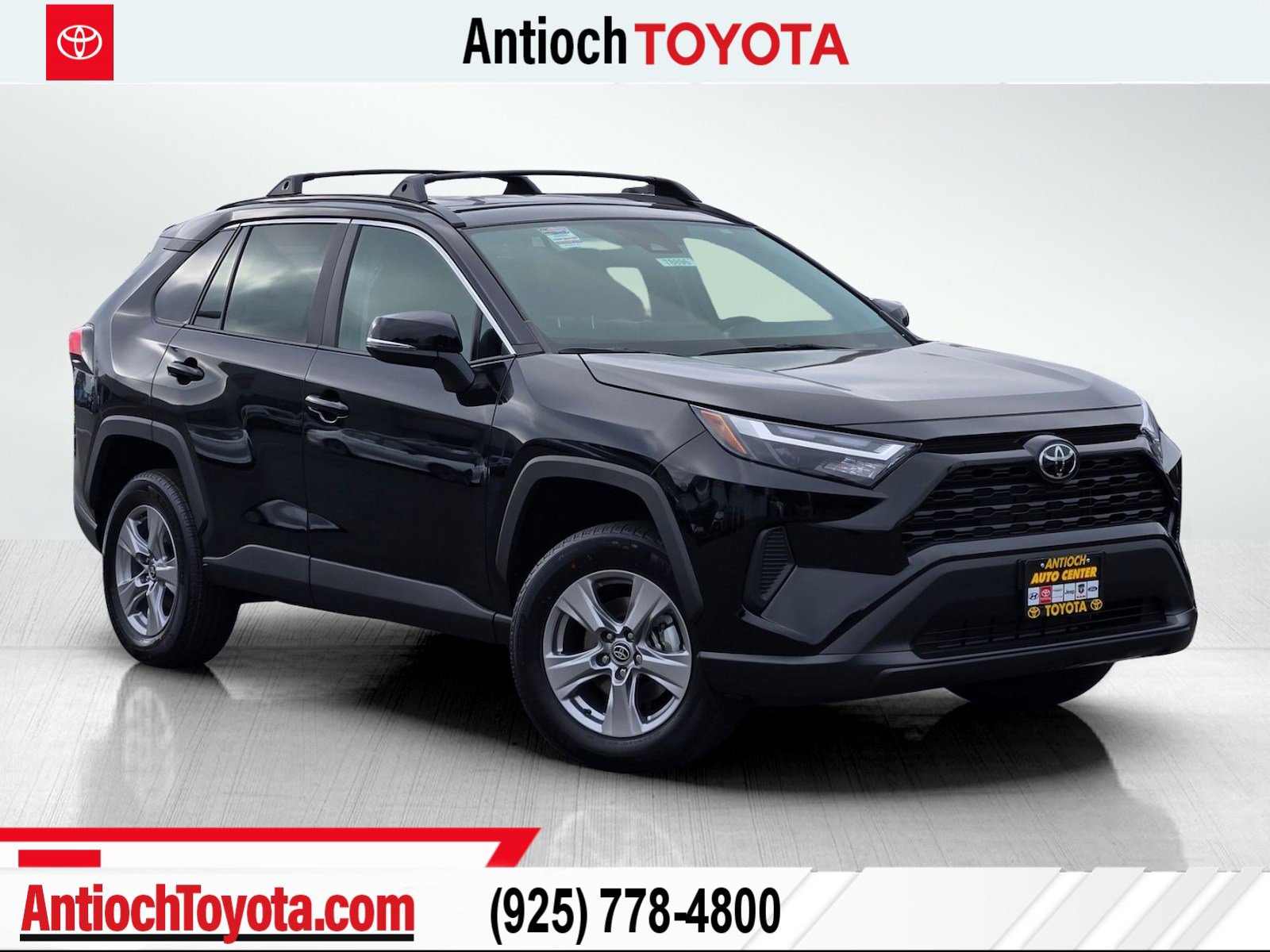 2025 Toyota RAV4 XLE's photo