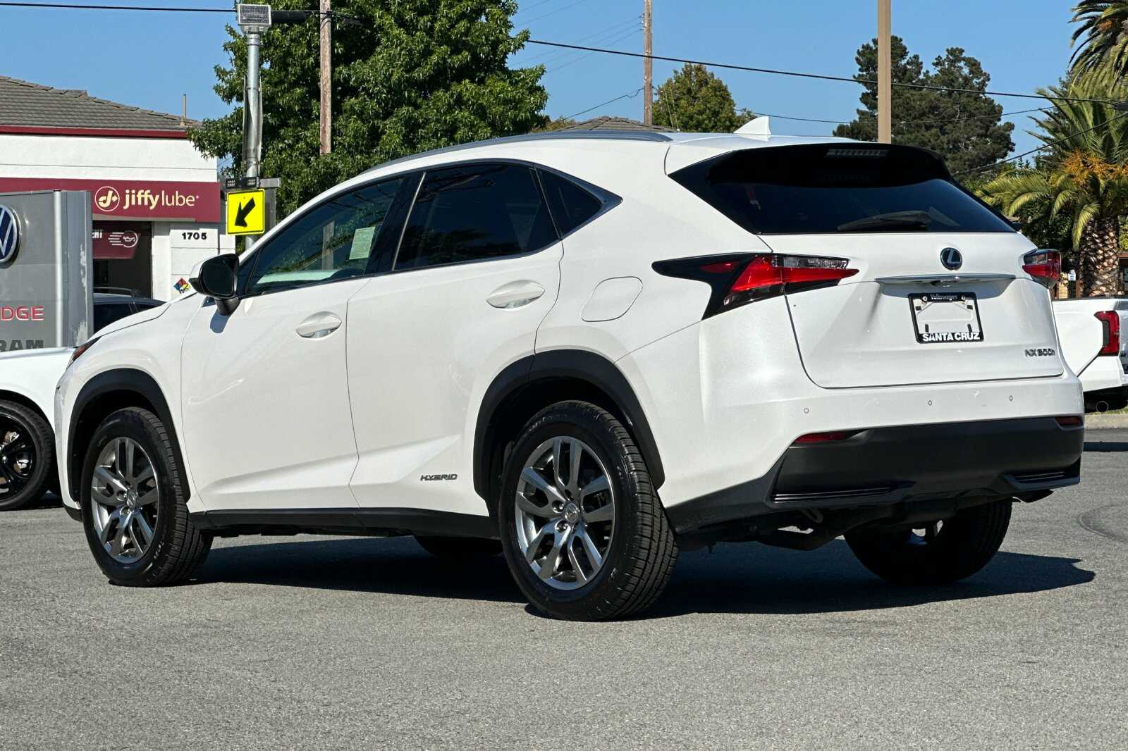 2016 Lexus NX 300h Luxury photo 5