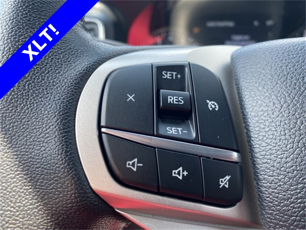 2024 Ford Explorer XLT photo 27