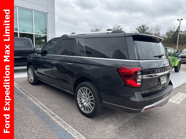 2023 Ford Expedition Limited's photo