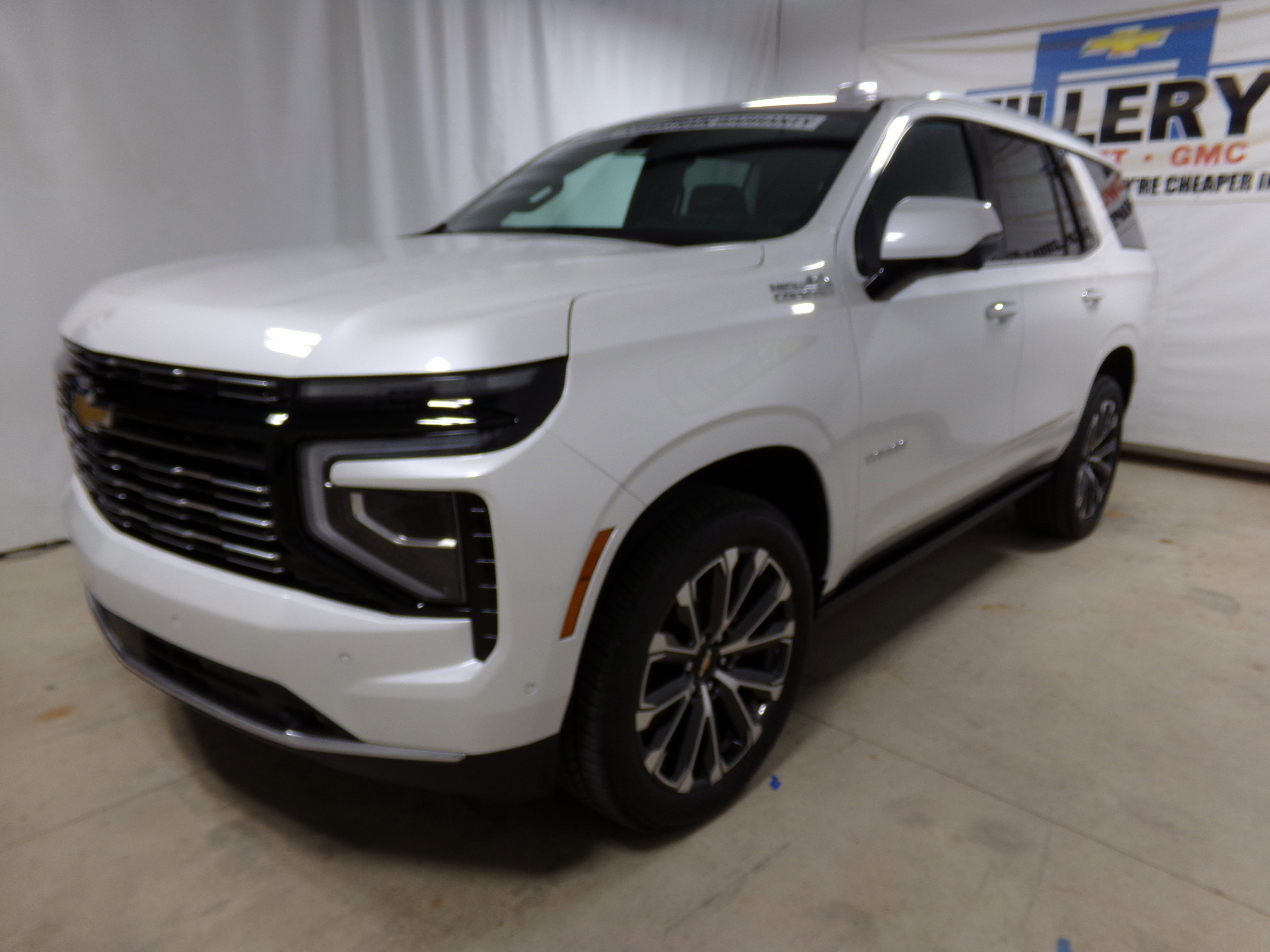 2025 Chevrolet Tahoe High Country photo 3