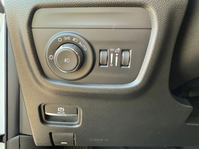 2025 Jeep Grand Cherokee Limited photo 16
