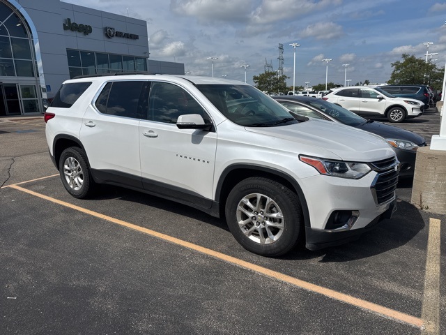 Used 2019 Chevrolet Traverse 1LT with VIN 1GNEVGKW2KJ271809 for sale in Shakopee, Minnesota