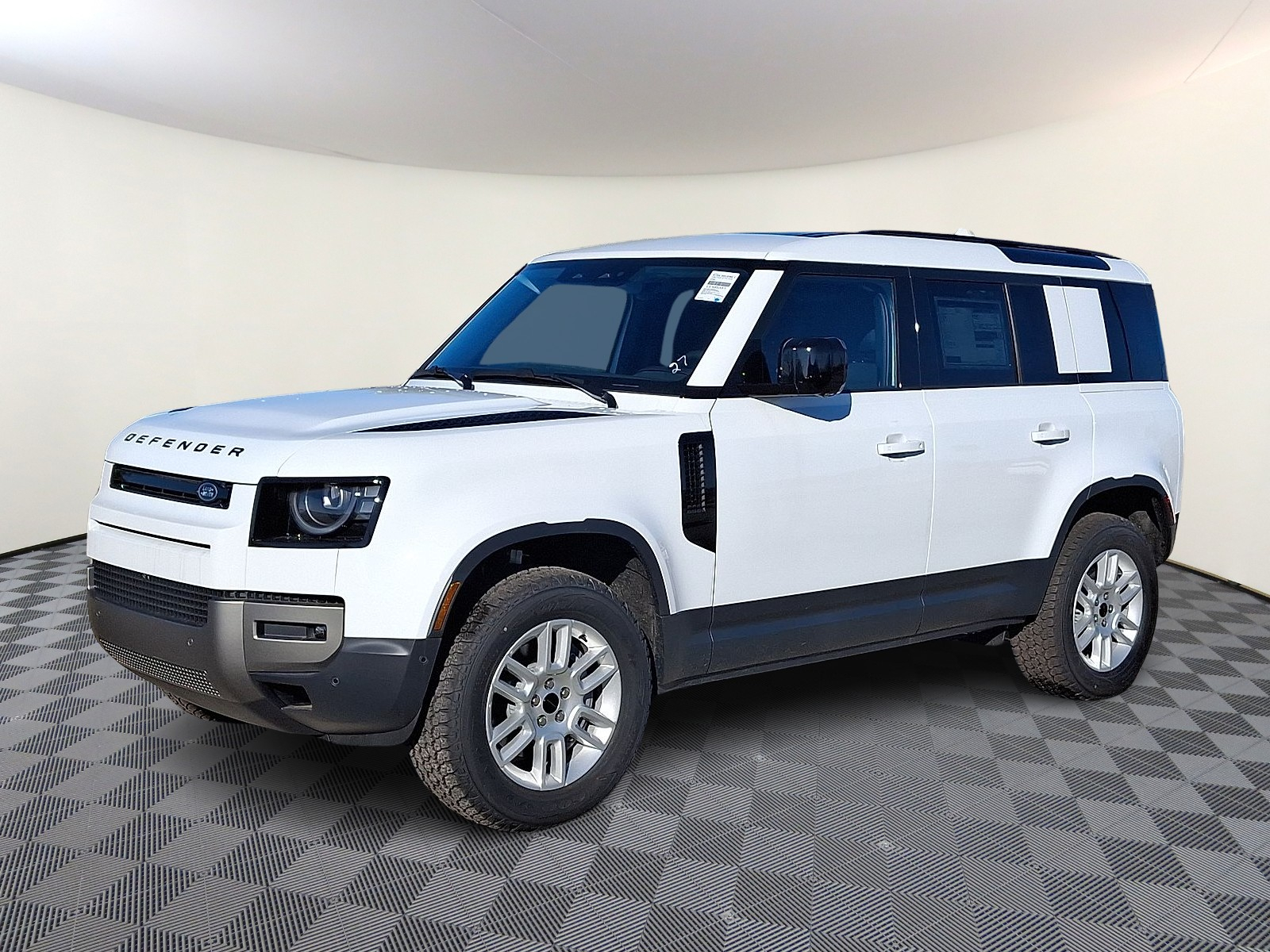 2026 Land Rover Defender S's photo