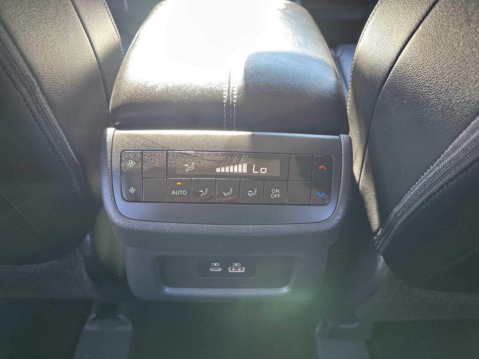 2023 Nissan Pathfinder SL photo 25