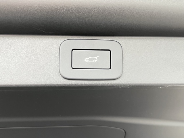 2025 Land Rover Range Rover SE photo 17
