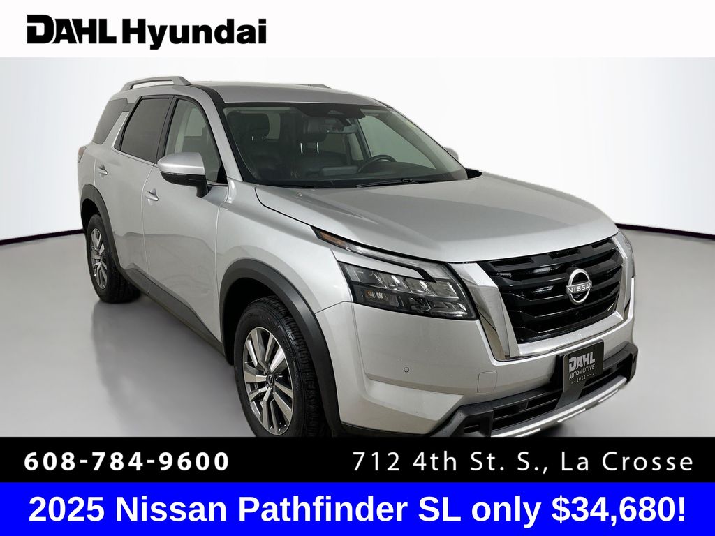 2025 Nissan Pathfinder SL's photo