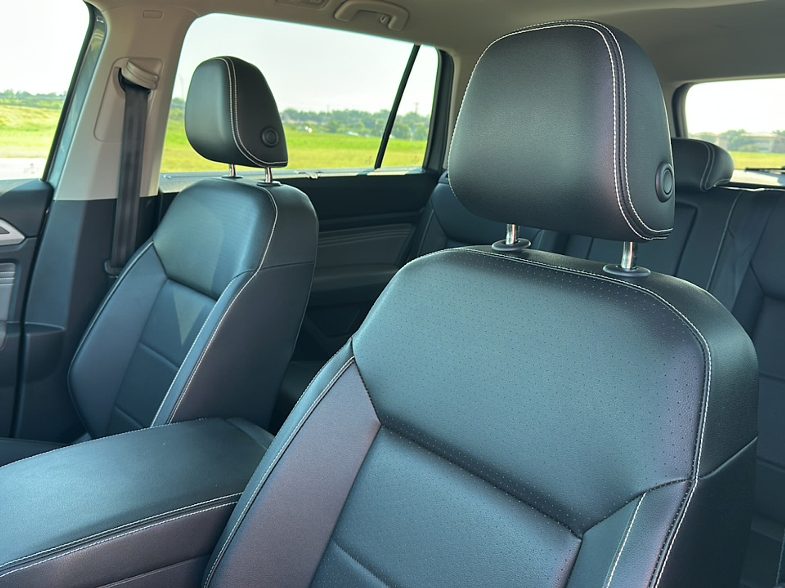 2023 Volkswagen Atlas V6 SEL R-Line photo 4