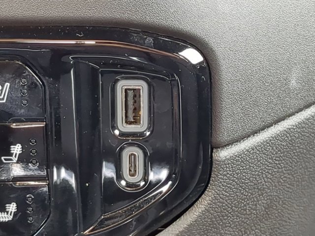 2024 Chevrolet Silverado 1500 High Country photo 6