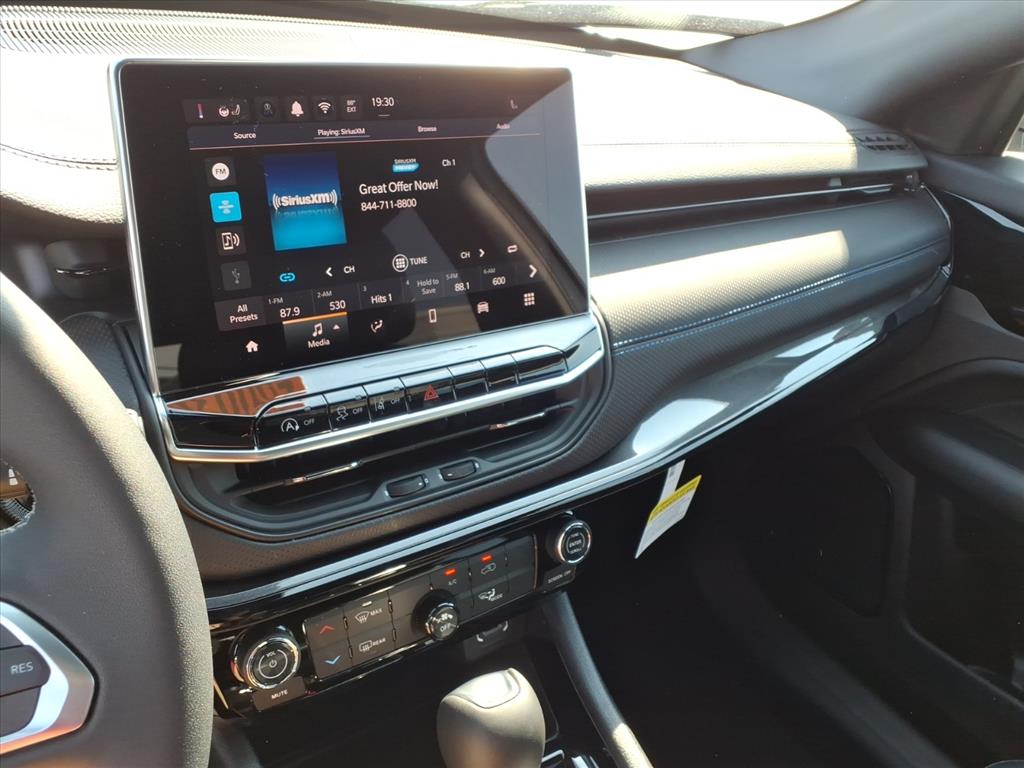 2026 Jeep Compass Latitude Altitude photo 5
