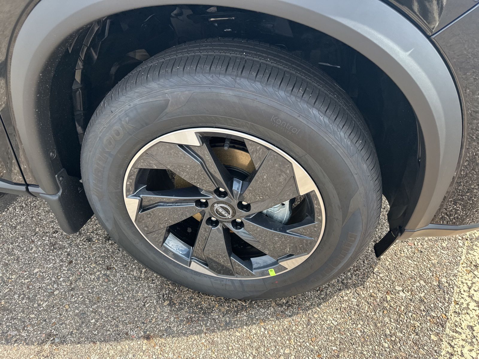 2026 Nissan Rogue SV photo 4