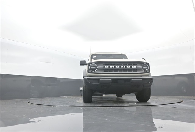 2025 Ford Bronco Base photo 22