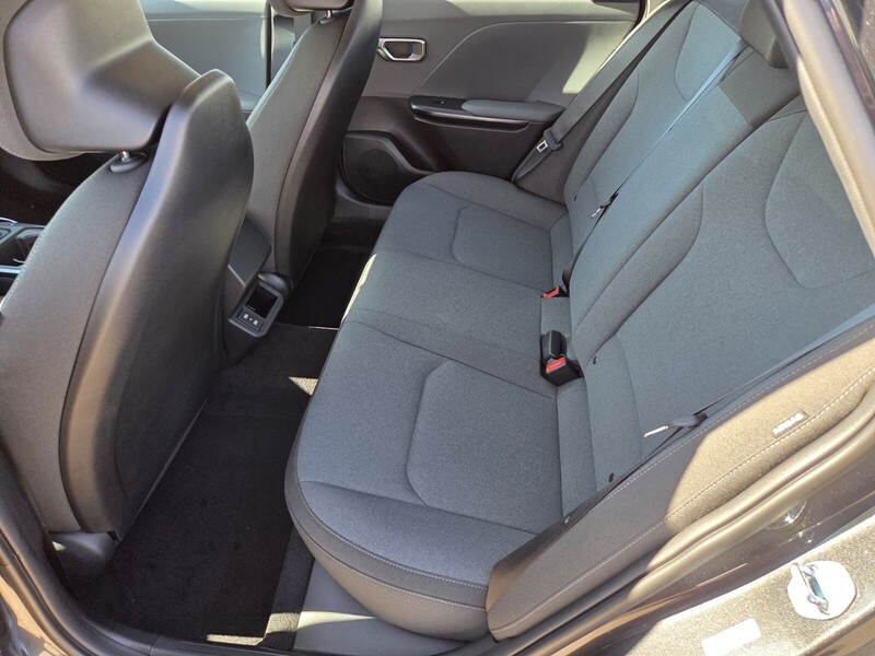 2025 Kia K4 LXS photo 6