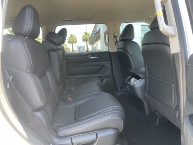 2025 Nissan Armada SV photo 17