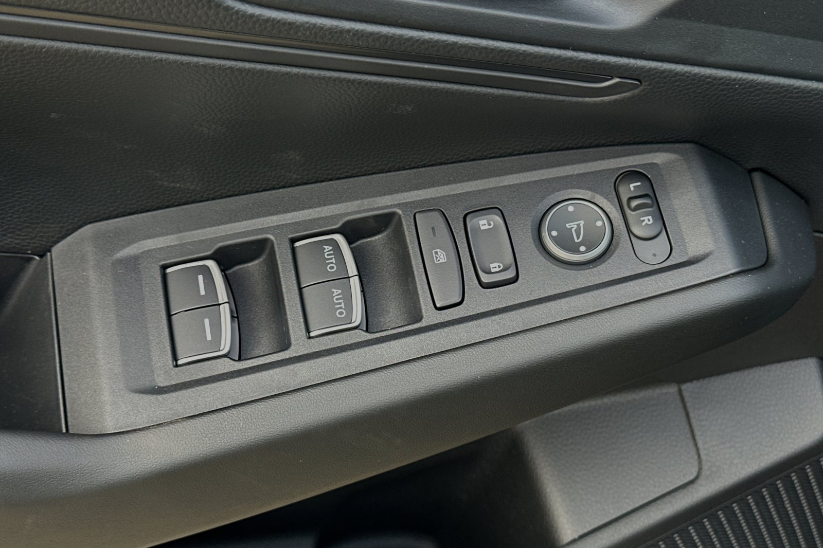2025 Honda Accord LX photo 10