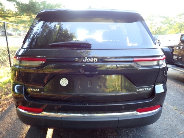 2023 Jeep Grand Cherokee Limited photo 3