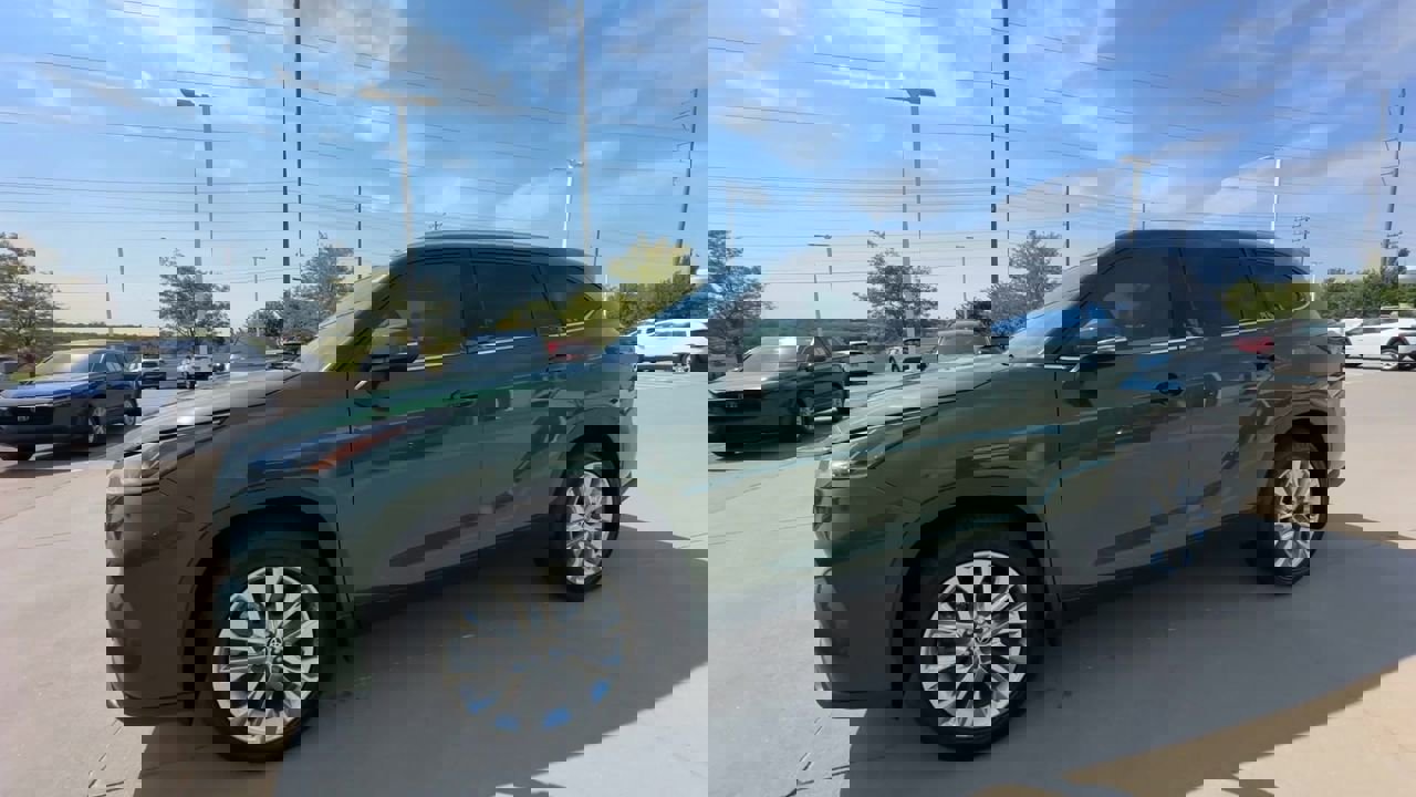 2023 Toyota Highlander Limited Platinum XLE XSE photo 4