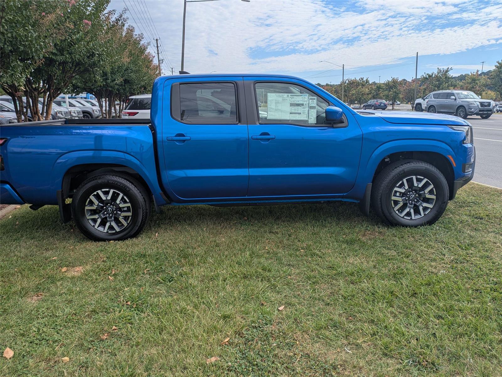 2026 Nissan Frontier SV photo 3