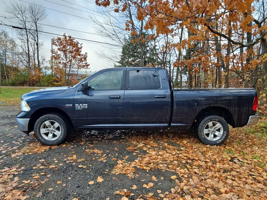 2019 Ram 1500 Classic SLT photo 3