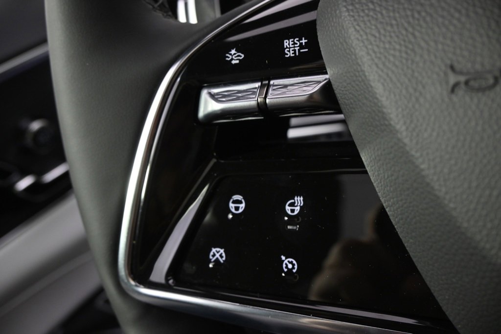 2025 Cadillac Lyriq Sport photo 28