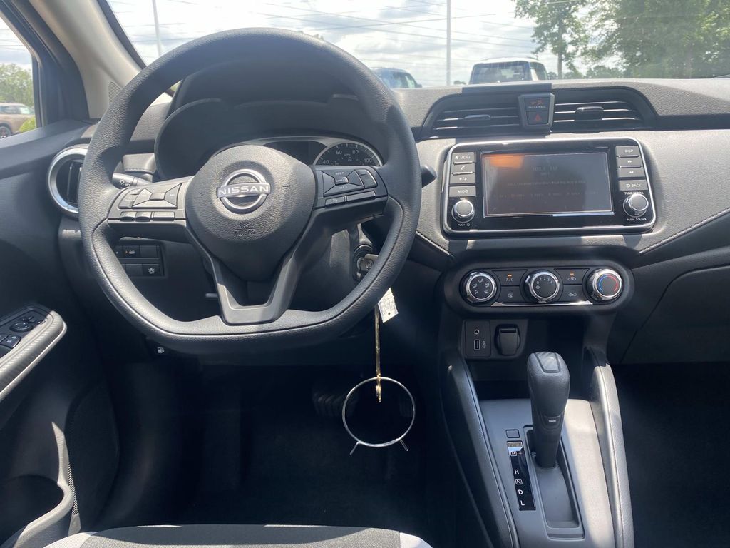 2025 Nissan Versa S photo 9