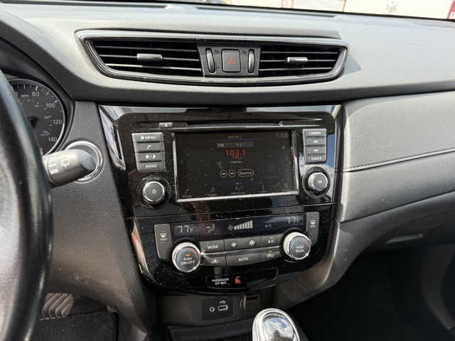 2020 Nissan Rogue SV photo 16