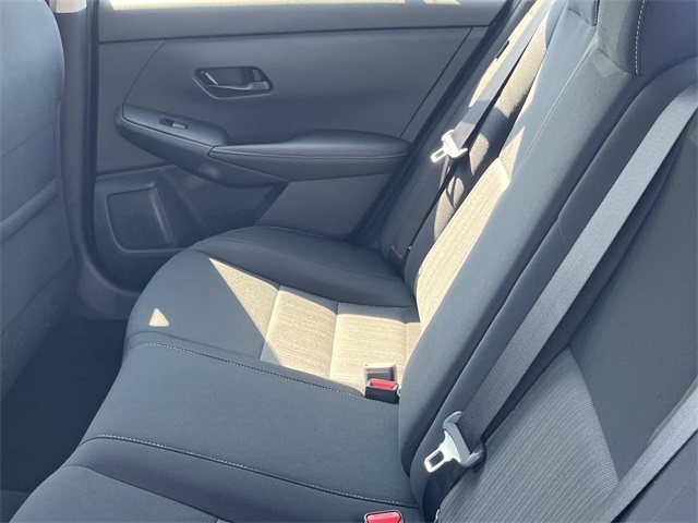 2025 Nissan Sentra SV photo 18