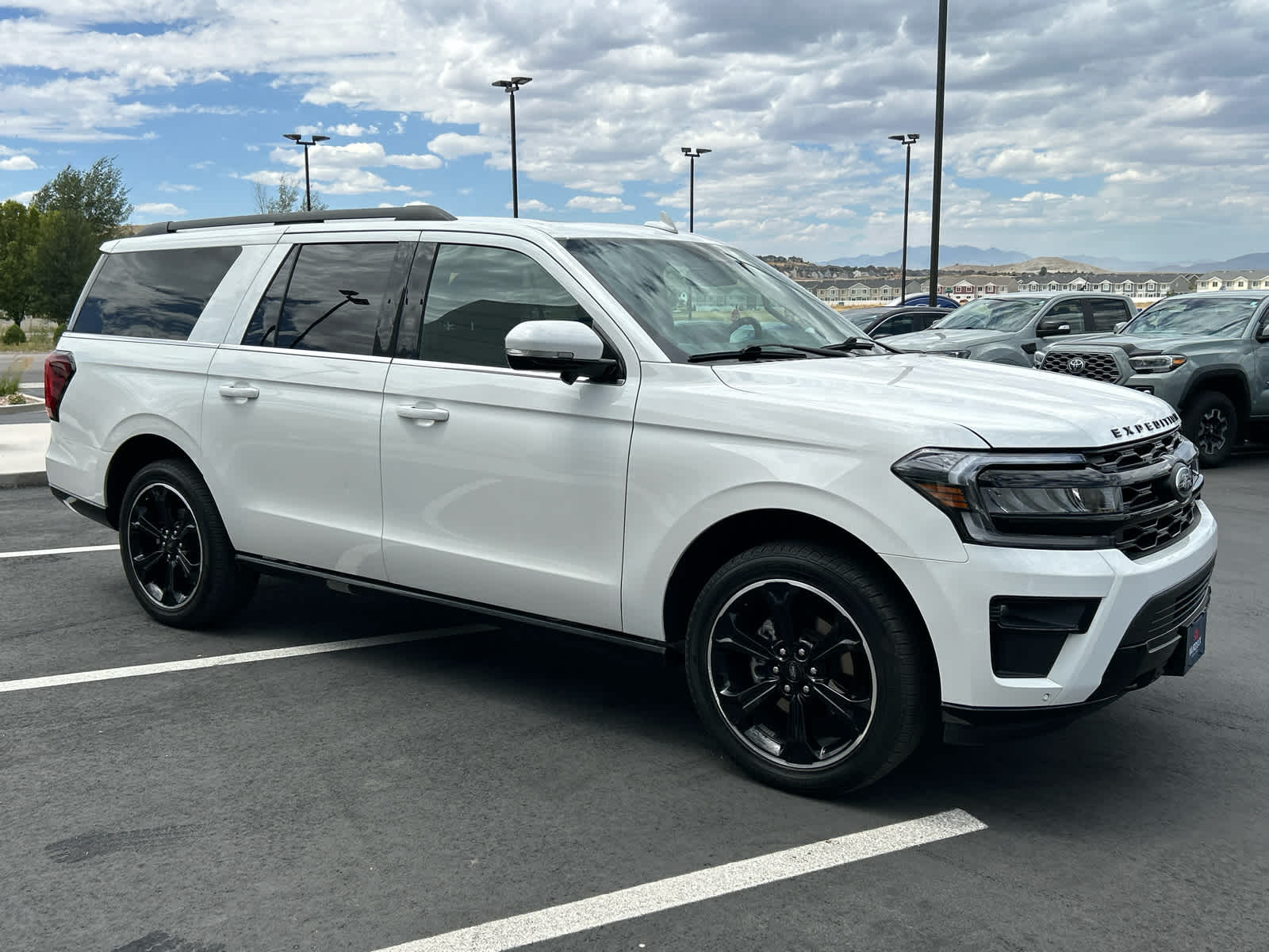 2024 Ford Expedition MAX Limited photo 4