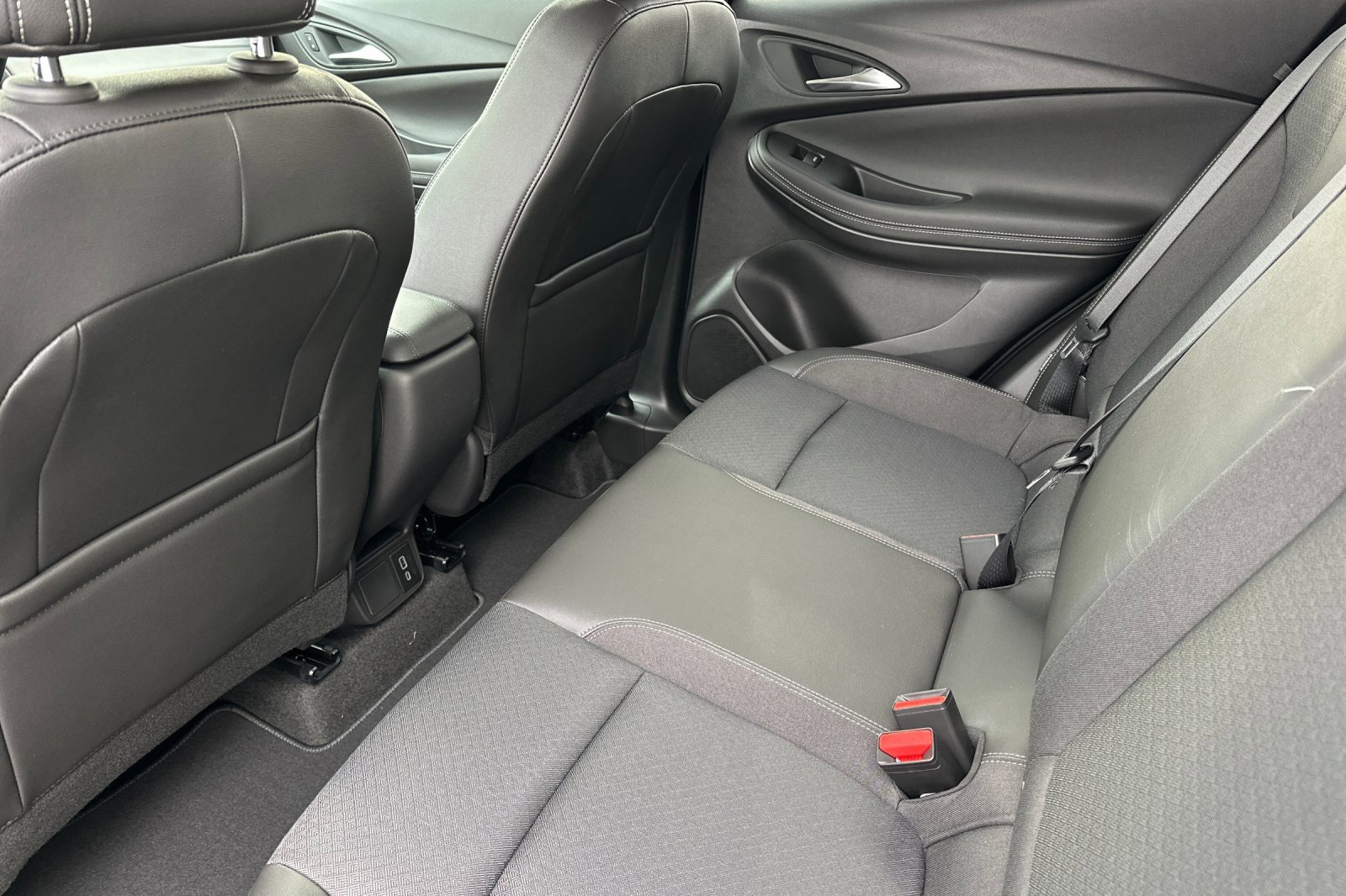 2025 Buick Encore GX Preferred photo 7