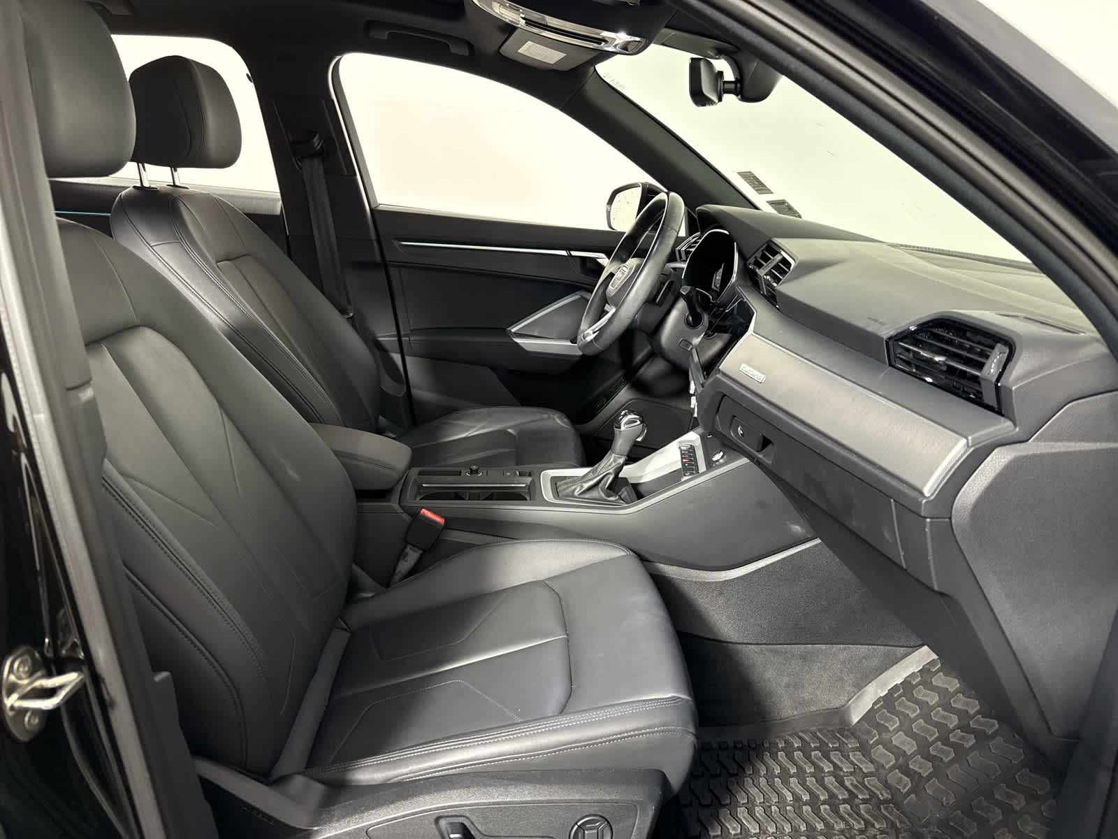 2022 Audi Q3 S line Premium Plus photo 23