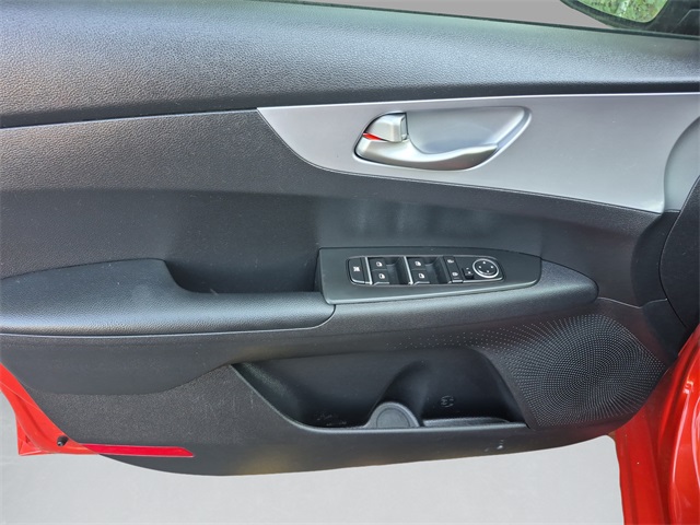 2022 Kia Forte LXS photo 8