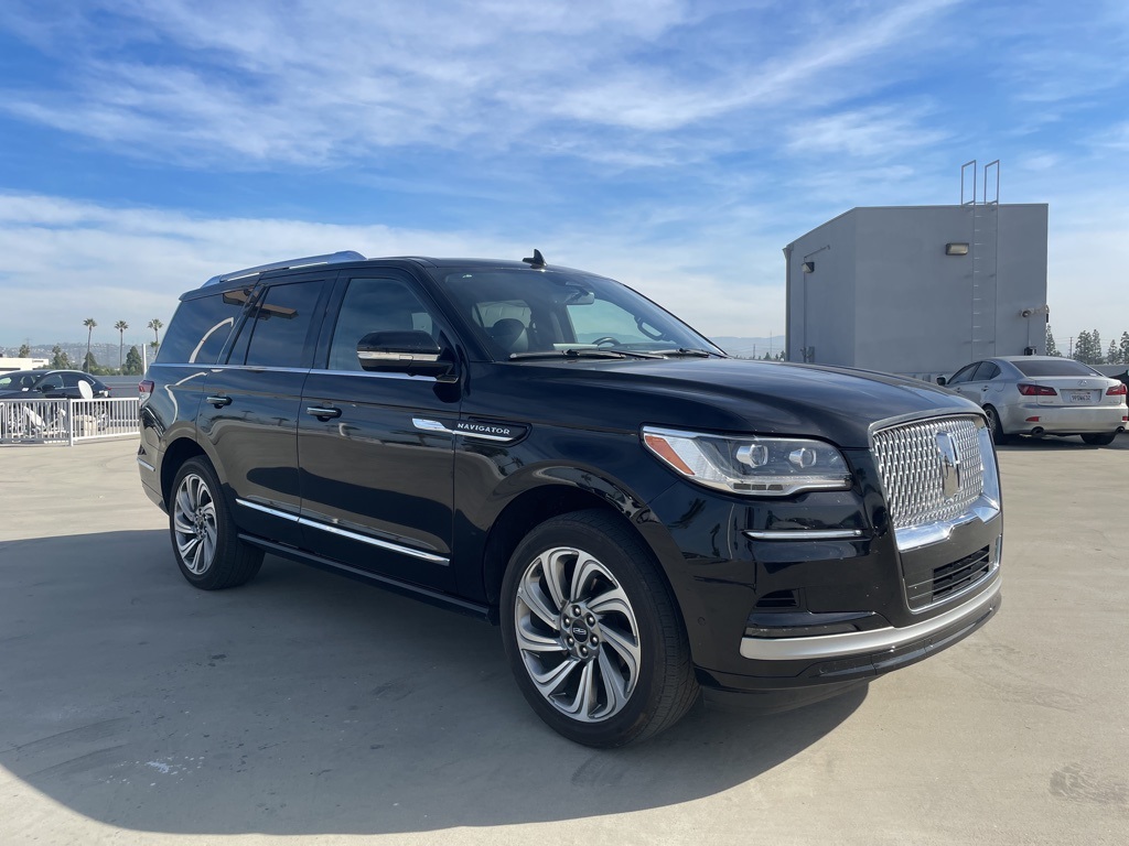 2024 Lincoln Navigator Reserve's photo