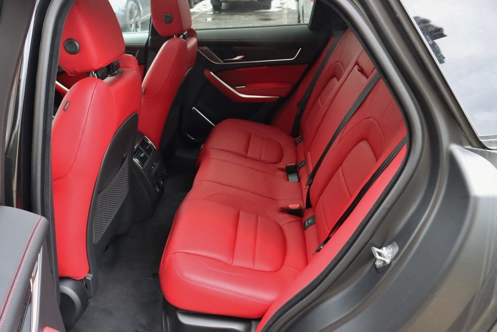 2025 JAGUAR F-PACE - Image 28