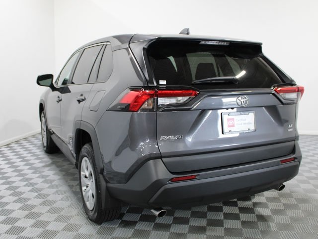 2022 Toyota RAV4 LE photo 3