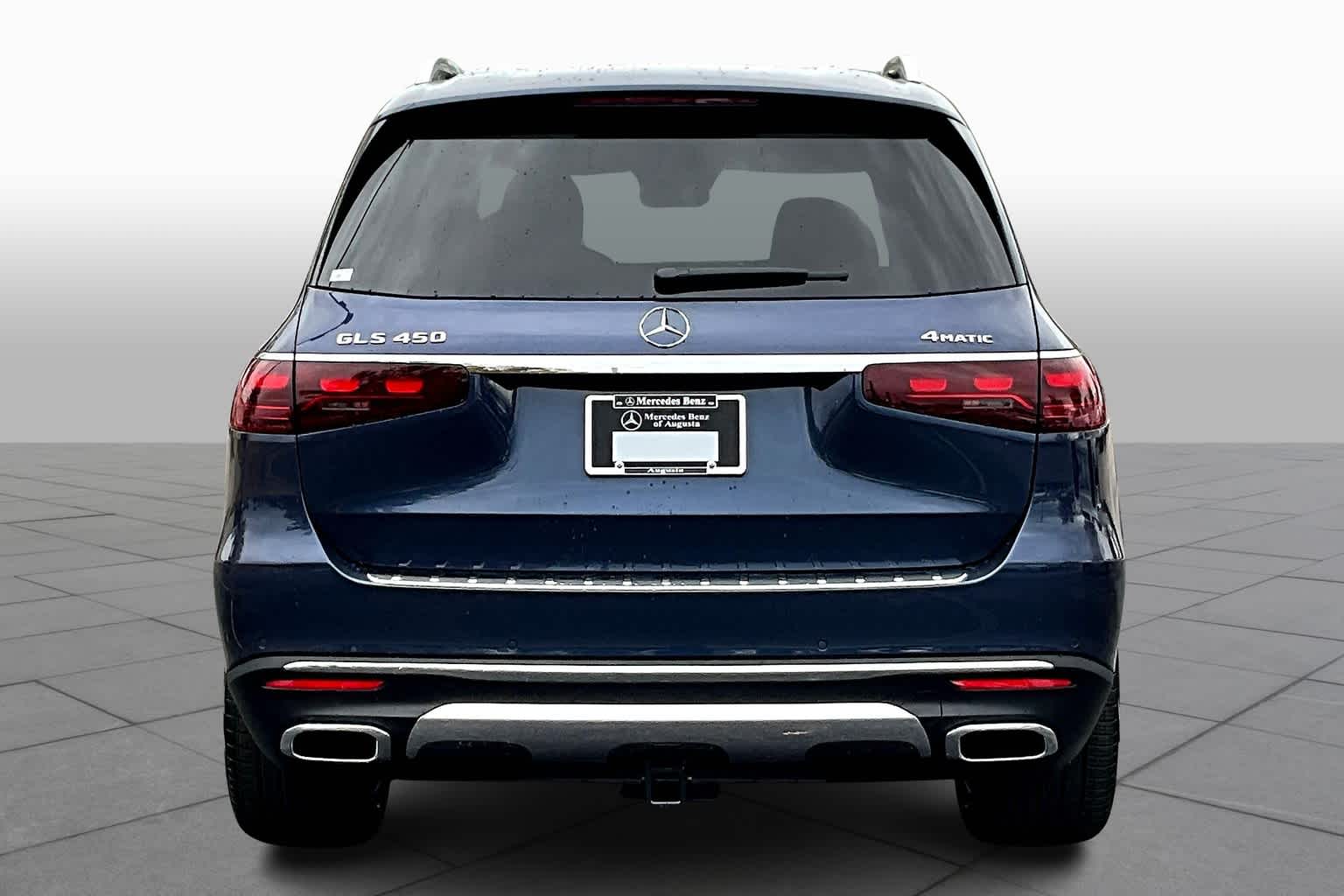 2025 Mercedes Benz GLS 450 4MATIC photo 3