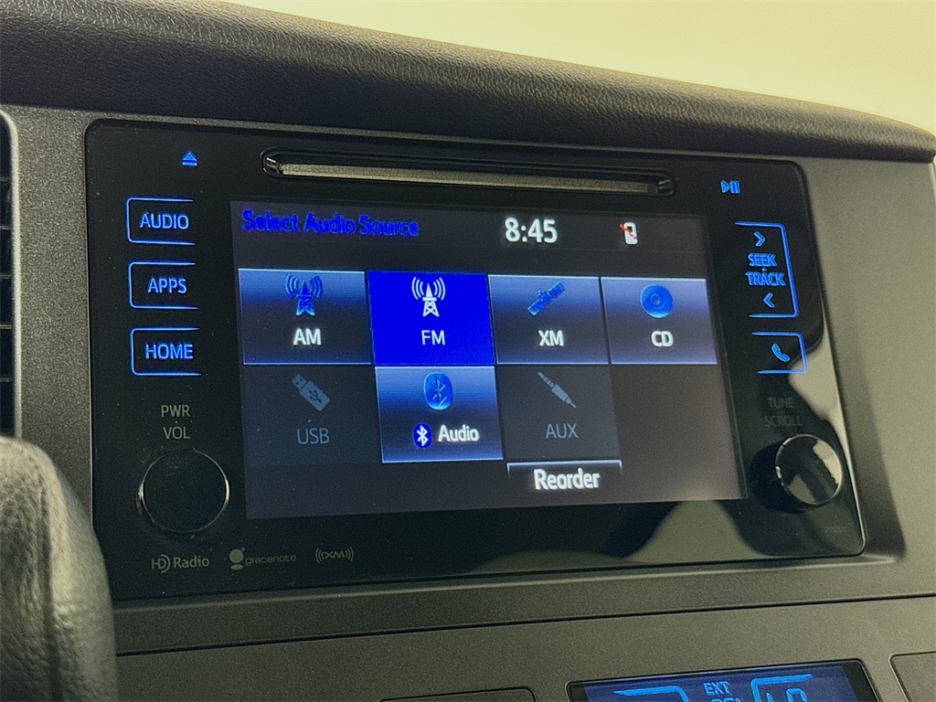 2017 Toyota Sienna LE photo 28