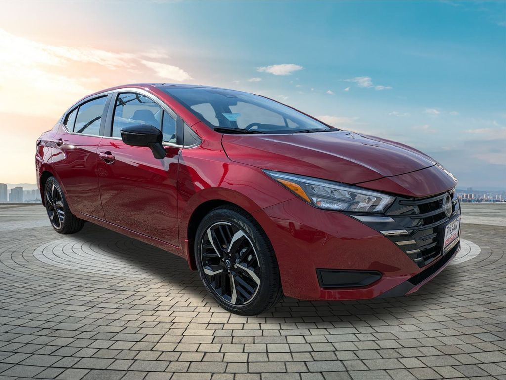 2025 Nissan Versa SR's photo