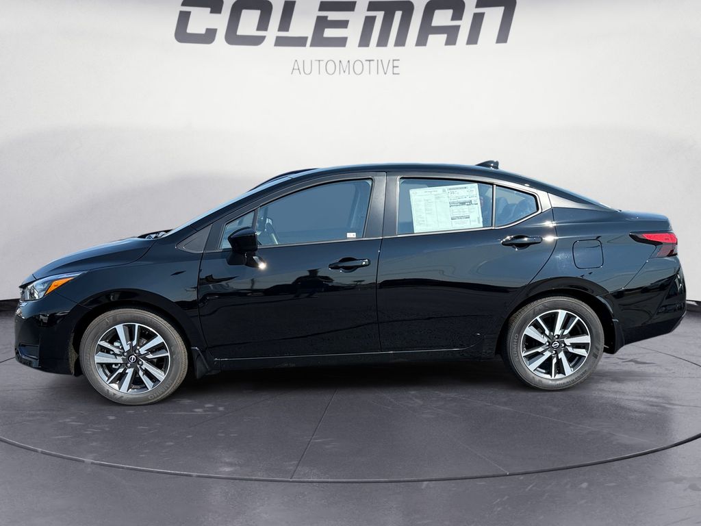 2025 Nissan Versa 1.6 SV photo 2