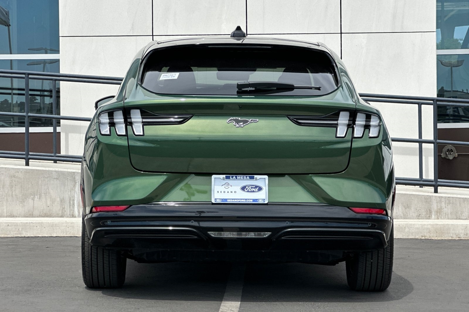 2025 Ford Mustang Mach-E Premium photo 4