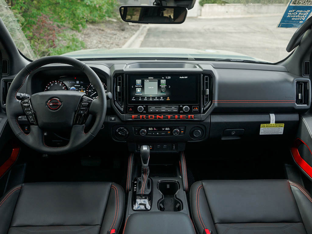 2025 Nissan Frontier PRO-4X photo 11