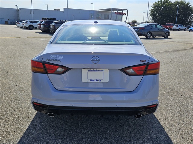 2025 Nissan Altima 2.5 SR photo 10