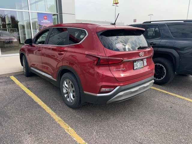 2019 Hyundai Santa Fe SE photo 3