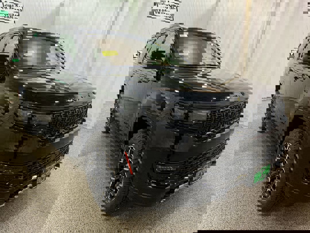 2025 Jeep Wagoneer Series II's photo