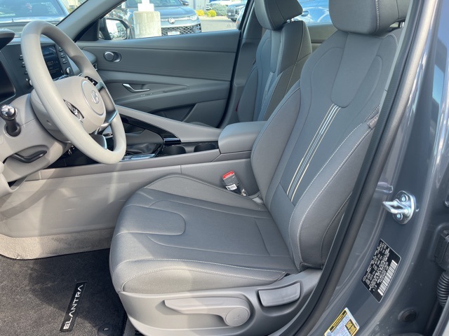 2025 Hyundai Elantra Blue SEL Sport photo 10