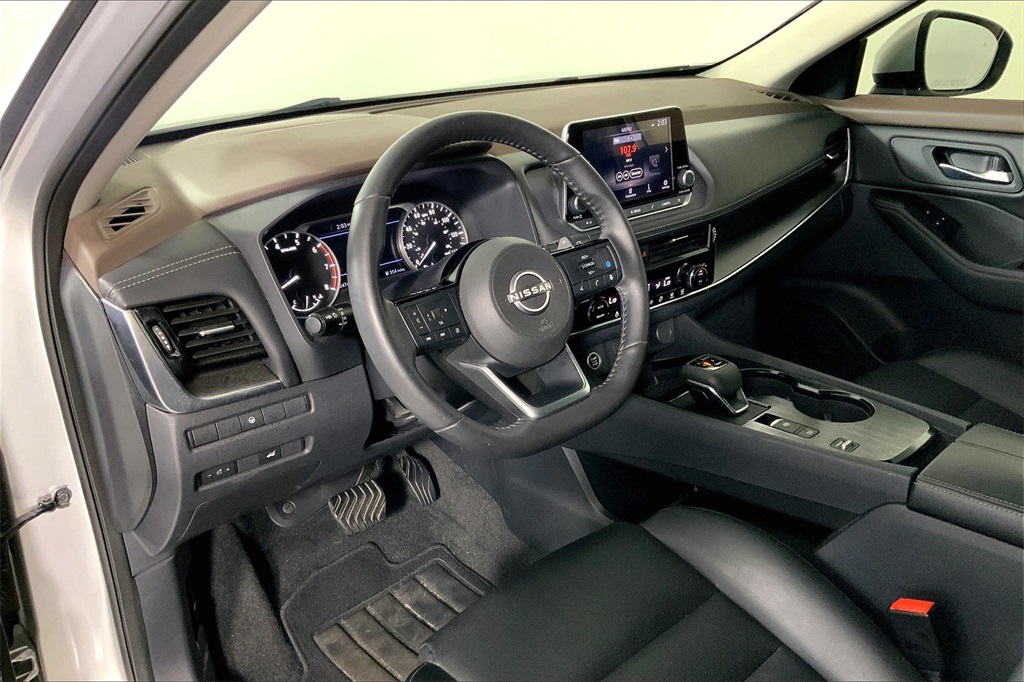 2023 Nissan Rogue SV photo 14