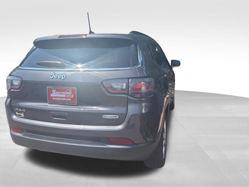 2024 Jeep Compass Latitude Lux photo 12