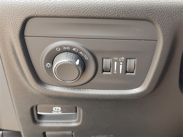 2025 Jeep Grand Cherokee Laredo Altitude photo 23