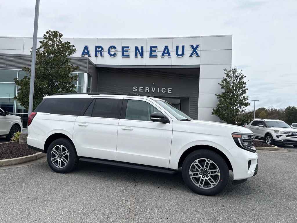 2025 Ford Expedition Active's photo