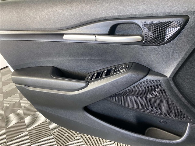 2023 Kia Seltos LX photo 22